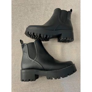 Steve Madden Mission boots